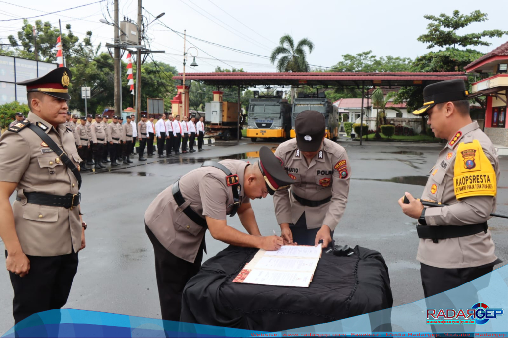 Kapolresta Deli Serdang Pimpin Sertijab Kasat Binmas Dan 4 Kapolsek Jajaran Polresta Deli Serdang